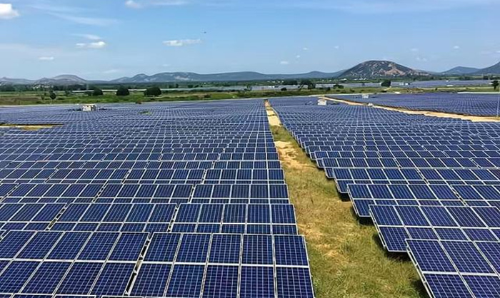 太陽(yáng)能光伏板