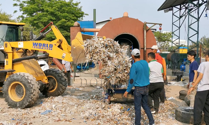 廢塑料熱解設(shè)備