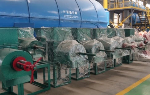 尼日利亞客戶參觀河南國瑞油脂非洲海外倉，現(xiàn)場驗(yàn)機(jī)單螺旋棕櫚榨油機(jī)！現(xiàn)場付款！